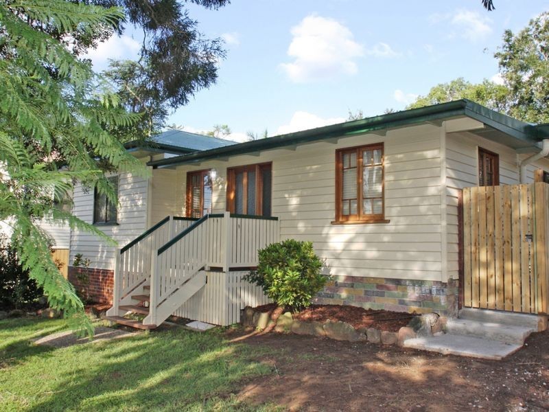 19 Barrett Street, East Ipswich QLD 4305