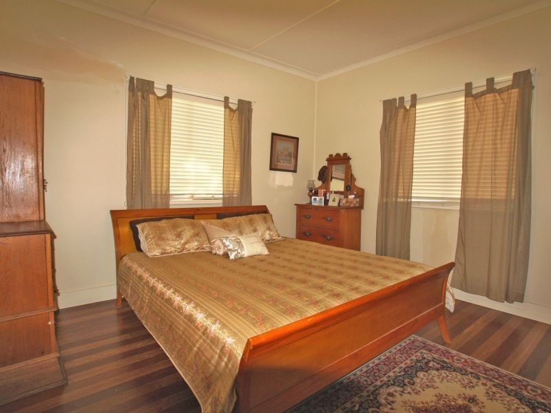 19 Barrett Street, East Ipswich QLD 4305