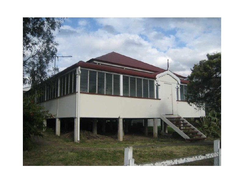 82 Warwick Road, Ipswich QLD 4305