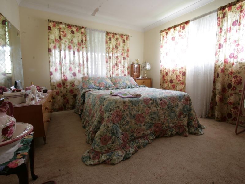 7 Prunda Parade, Raceview QLD 4305
