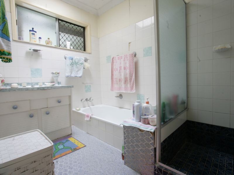 7 Prunda Parade, Raceview QLD 4305