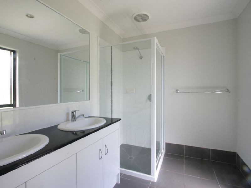 17 Aramac Street, Brassall QLD 4305