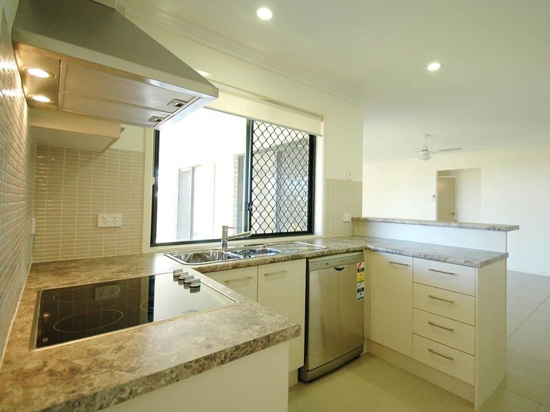 202 Ripley Road, Flinders View QLD 4305