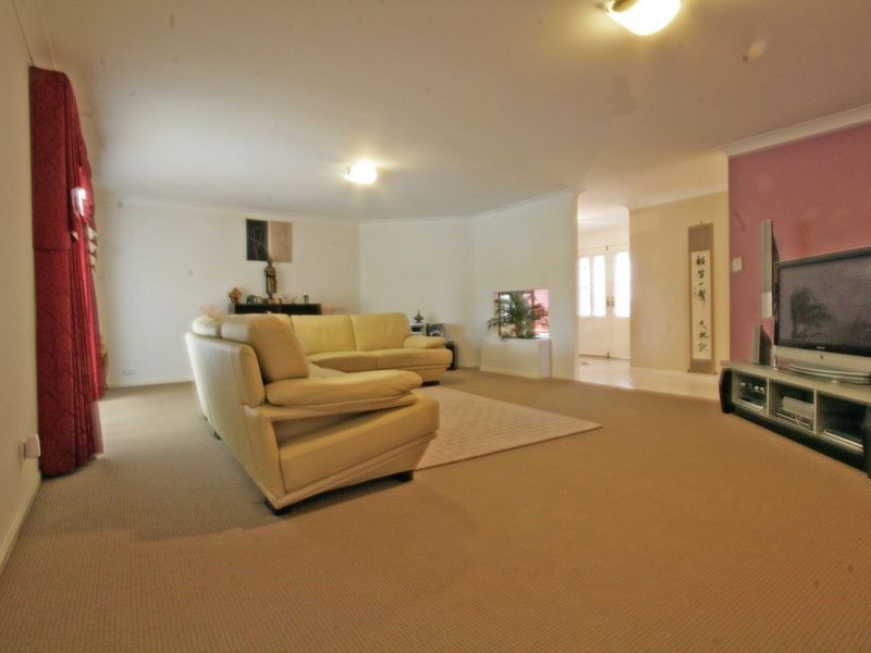 232 Edwards Street, Raceview QLD 4305