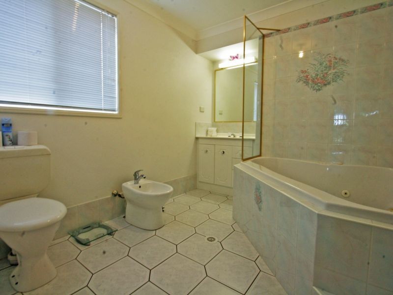 232 Edwards Street, Raceview QLD 4305