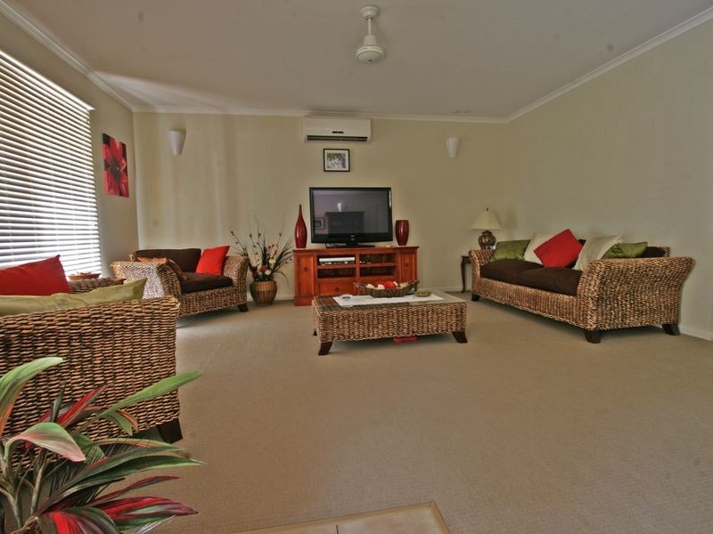 Unit 4/13 John Staines Crescent, North Ipswich QLD 4305