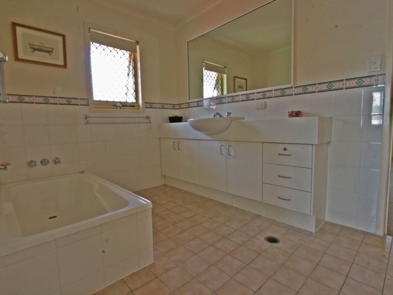 Unit 4/13 John Staines Crescent, North Ipswich QLD 4305