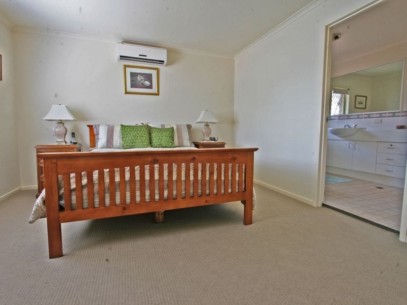 Unit 4/13 John Staines Crescent, North Ipswich QLD 4305