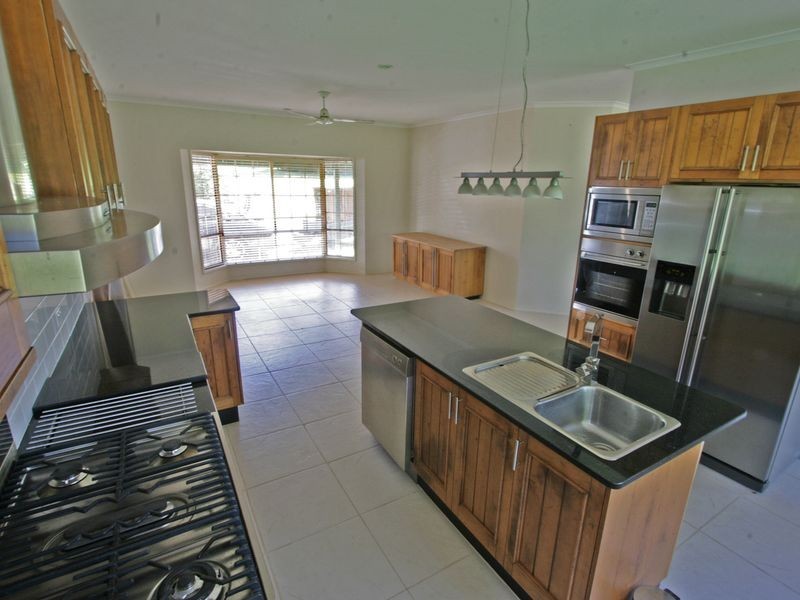 22 Islandview Street, Barellan Point QLD 4306