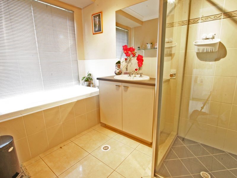 2 Bayley Road, Pine Mountain QLD 4306