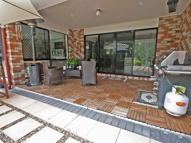 2 Bayley Road, Pine Mountain QLD 4306