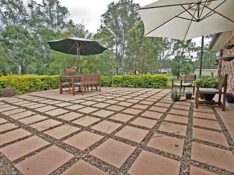 2 Bayley Road, Pine Mountain QLD 4306