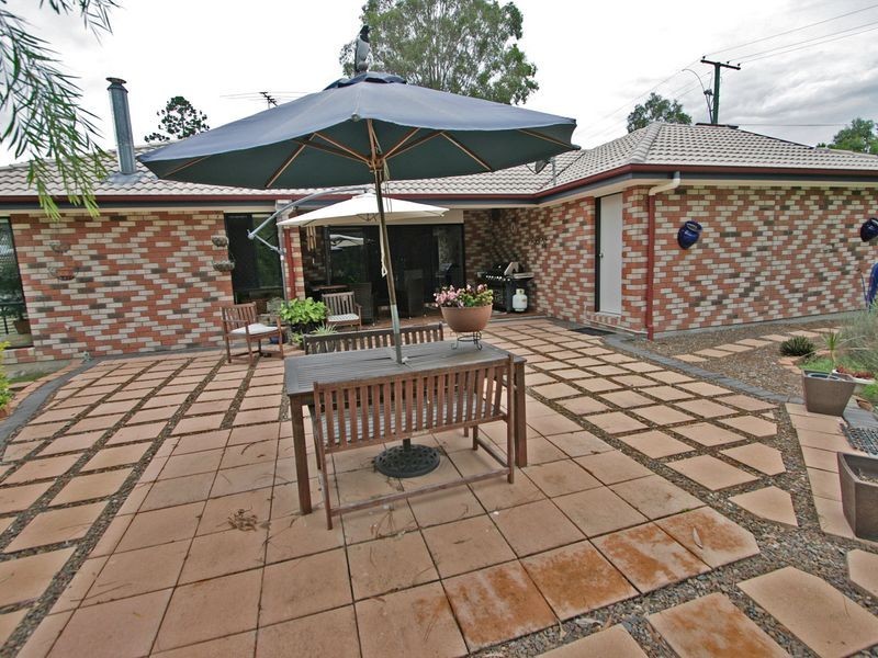 2 Bayley Road, Pine Mountain QLD 4306