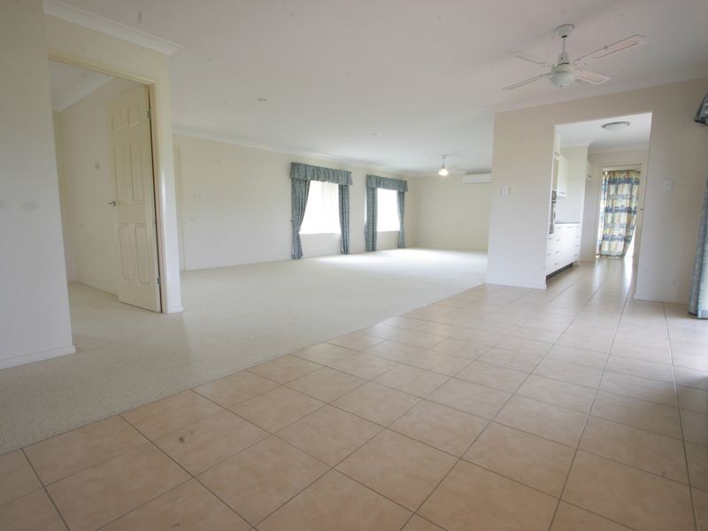 6 Lowien Close, Kensington Grove QLD 4341