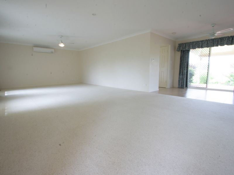 6 Lowien Close, Kensington Grove QLD 4341
