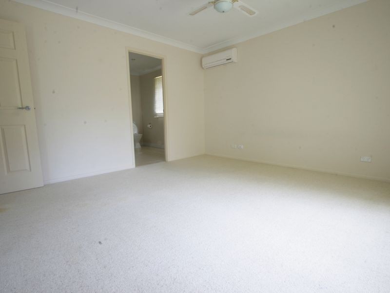 6 Lowien Close, Kensington Grove QLD 4341