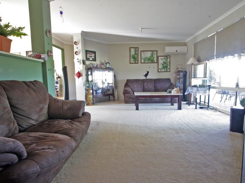 62 Hannant Road, Kensington Grove QLD 4341