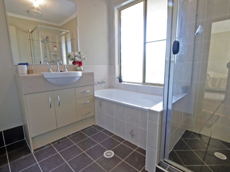 62 Hannant Road, Kensington Grove QLD 4341