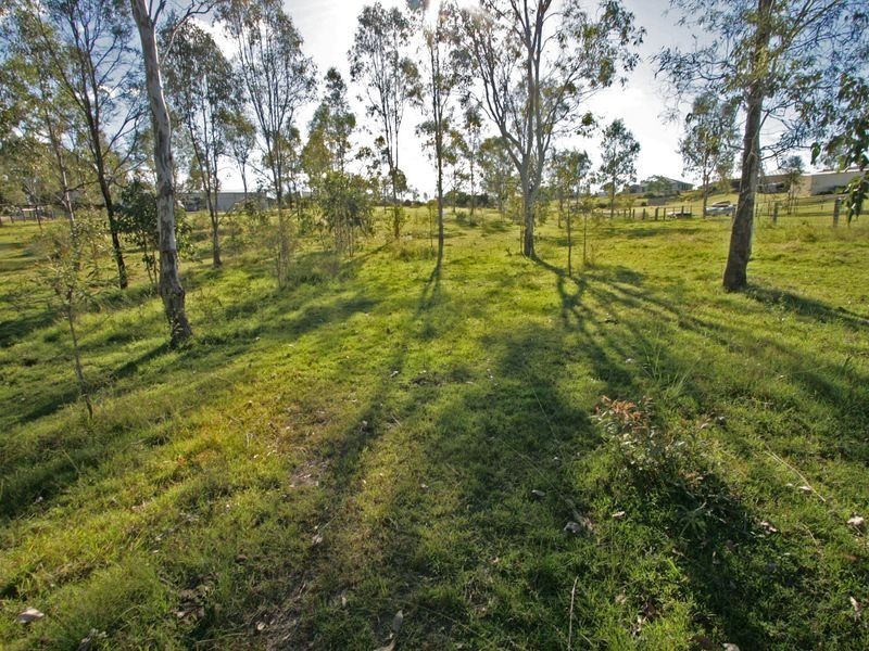 62 Hannant Road, Kensington Grove QLD 4341