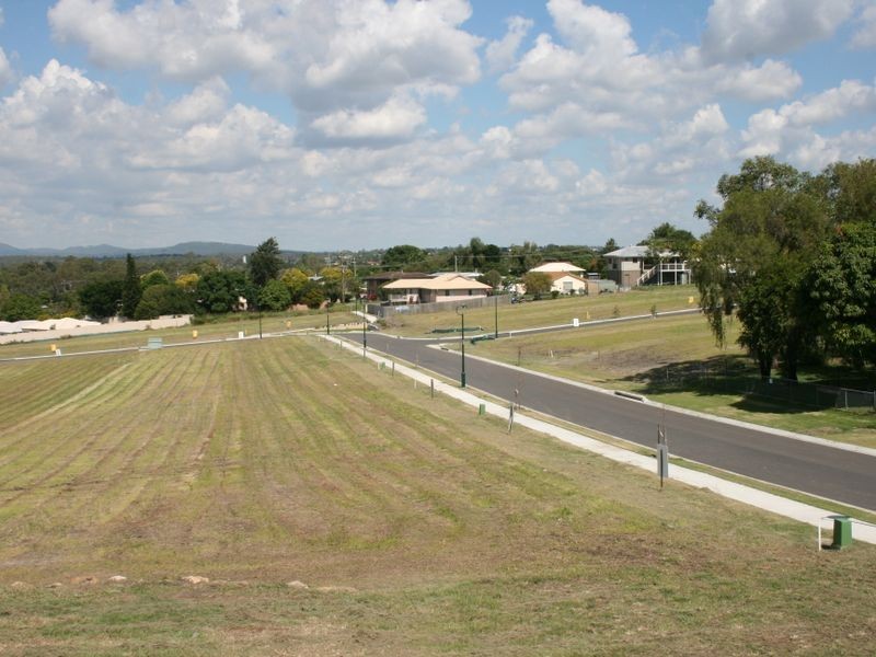 48 Thompson Street, Silkstone QLD 4304