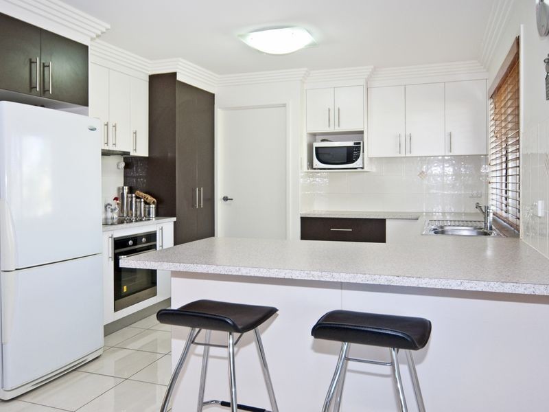 4 Scott Place, Kensington Grove QLD 4341