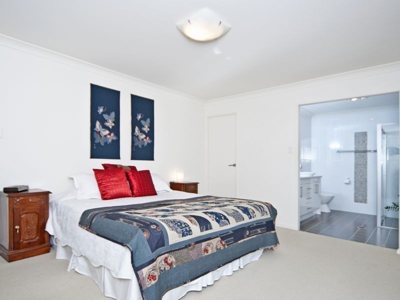4 Scott Place, Kensington Grove QLD 4341