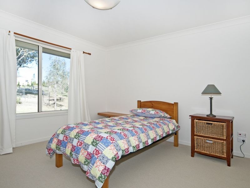 4 Scott Place, Kensington Grove QLD 4341