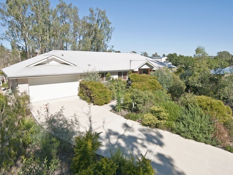 4 Scott Place, Kensington Grove QLD 4341