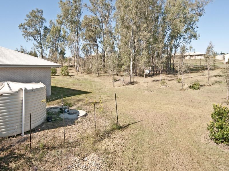 4 Scott Place, Kensington Grove QLD 4341