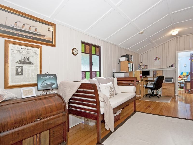 1 Briggs Road, Ipswich QLD 4305
