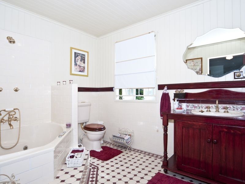1 Briggs Road, Ipswich QLD 4305