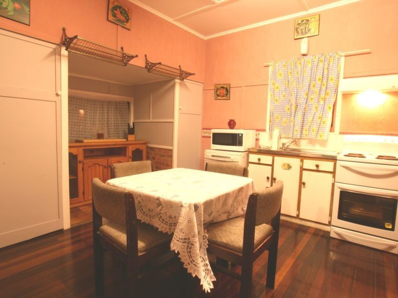 61 Queen Street, Blackstone QLD 4304