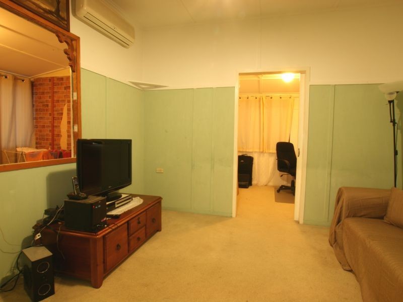 61 Queen Street, Blackstone QLD 4304