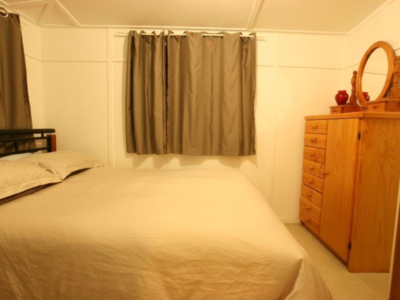 61 Queen Street, Blackstone QLD 4304