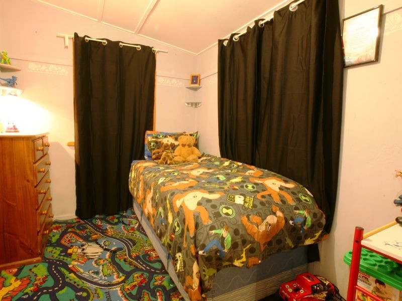 61 Queen Street, Blackstone QLD 4304