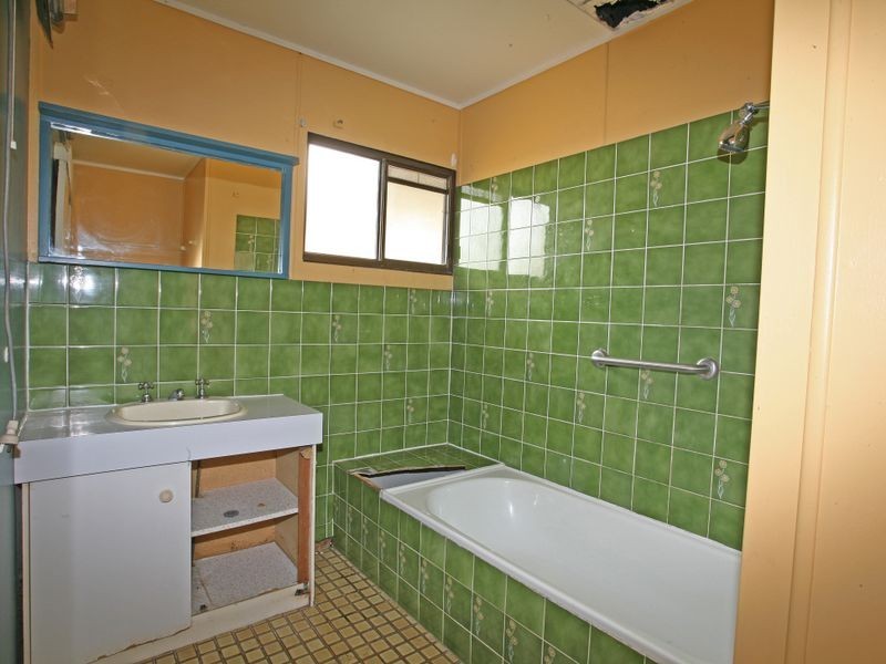 14 Acacia Street, Lowood QLD 4311