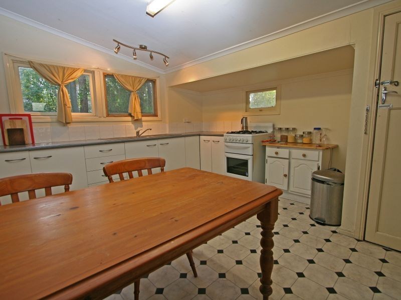 4 Charlotte Street, Blackstone QLD 4304