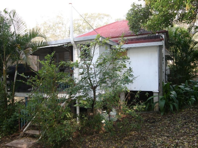 4 Charlotte Street, Blackstone QLD 4304