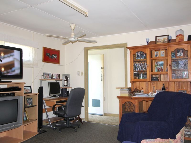 2 Dinmore Street, Dinmore QLD 4303