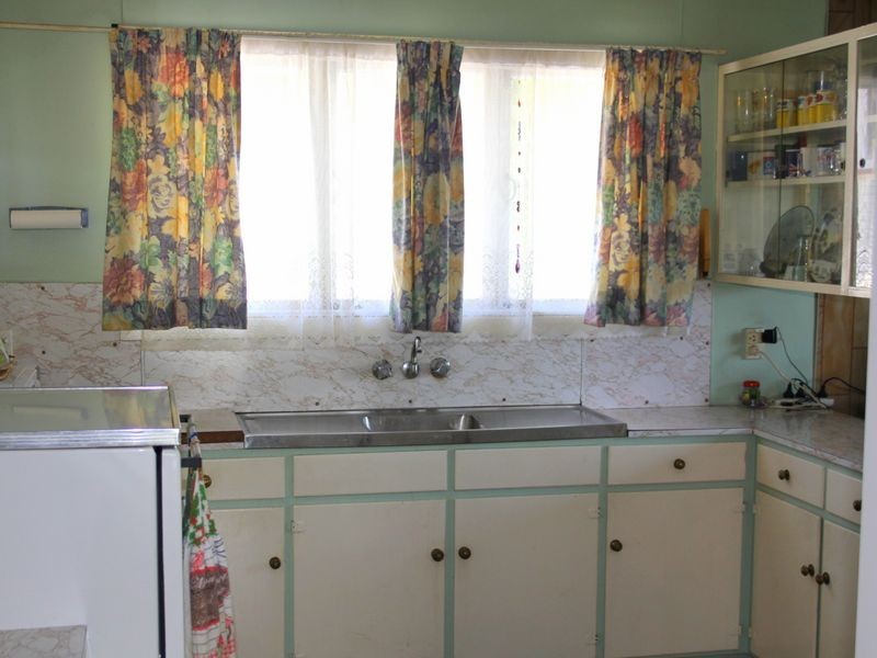 2 Dinmore Street, Dinmore QLD 4303