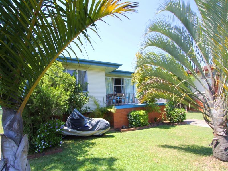 2 Dinmore Street, Dinmore QLD 4303