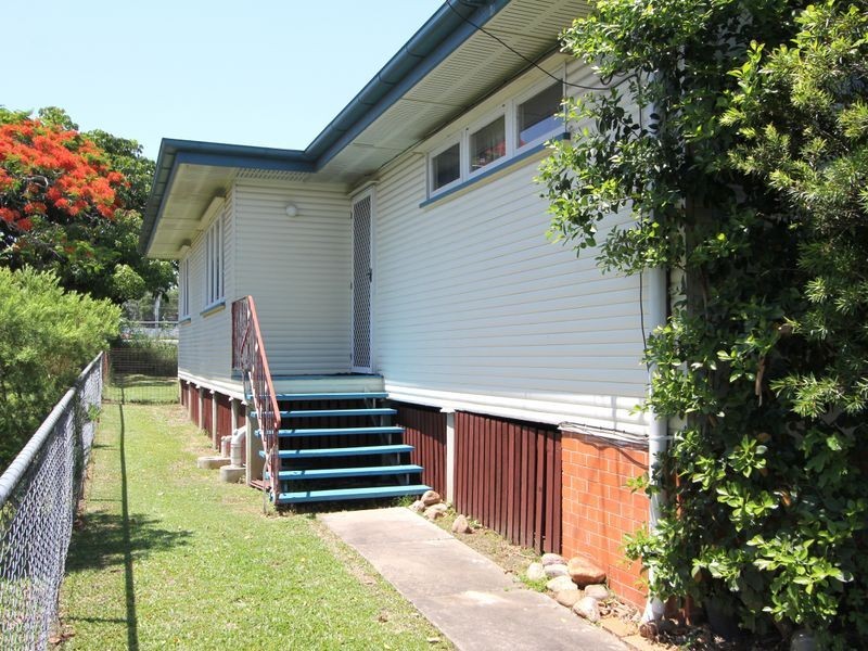 2 Dinmore Street, Dinmore QLD 4303