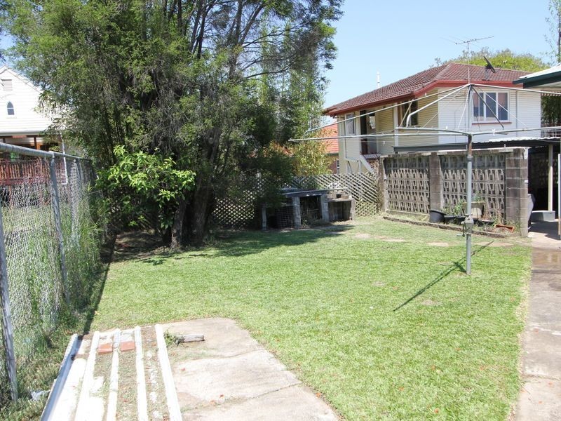 2 Dinmore Street, Dinmore QLD 4303