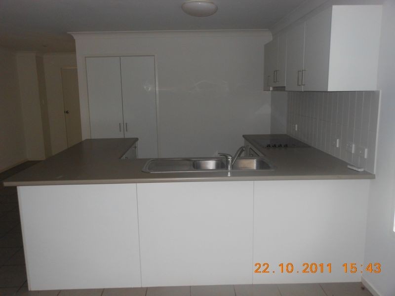 8 Westminster Crescent, Raceview QLD 4305