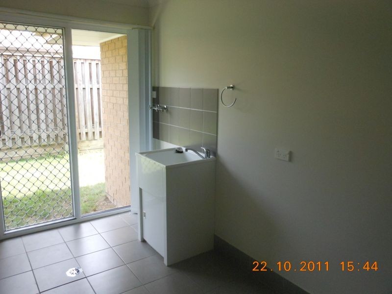 8 Westminster Crescent, Raceview QLD 4305