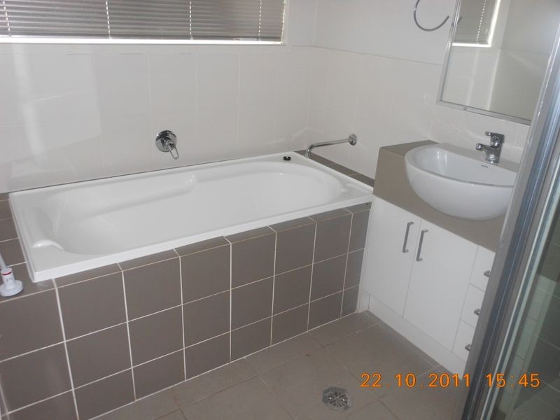 8 Westminster Crescent, Raceview QLD 4305