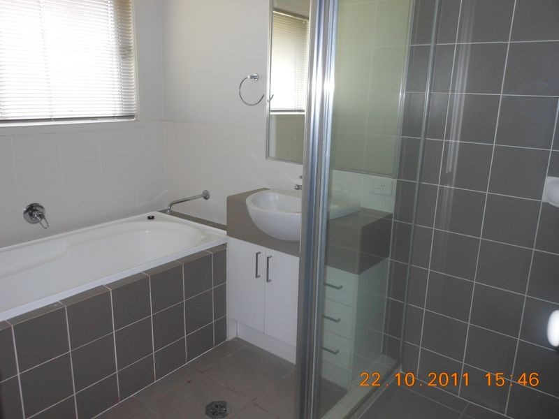 8 Westminster Crescent, Raceview QLD 4305