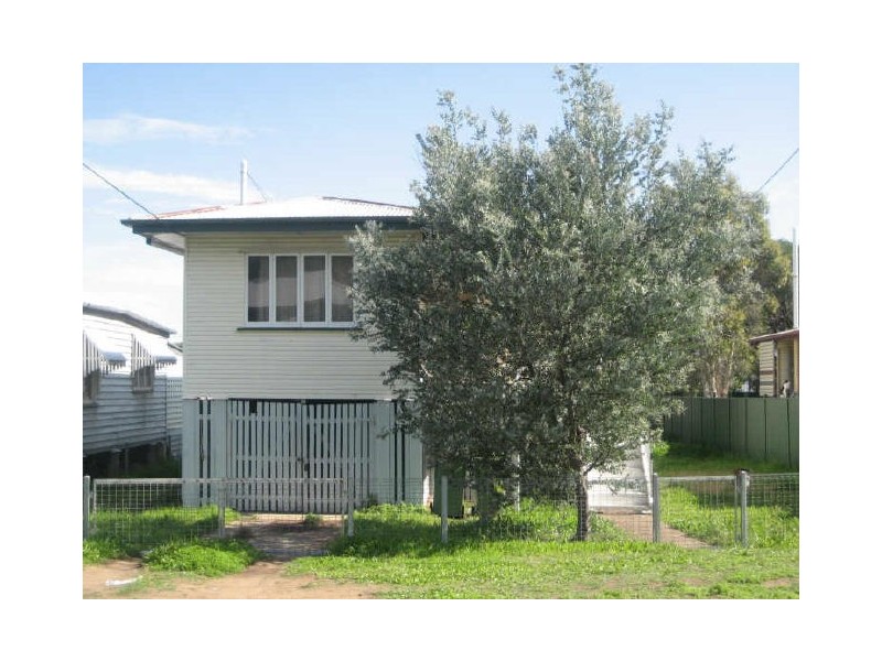 26 Lindsay Street, Bundamba QLD 4304