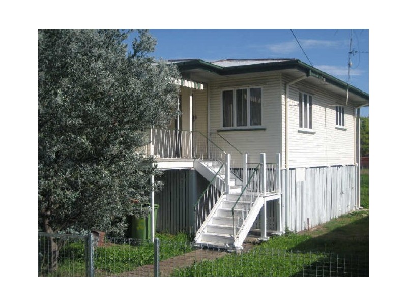26 Lindsay Street, Bundamba QLD 4304