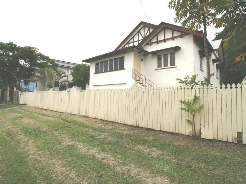 12 Thorn Street, Ipswich QLD 4305